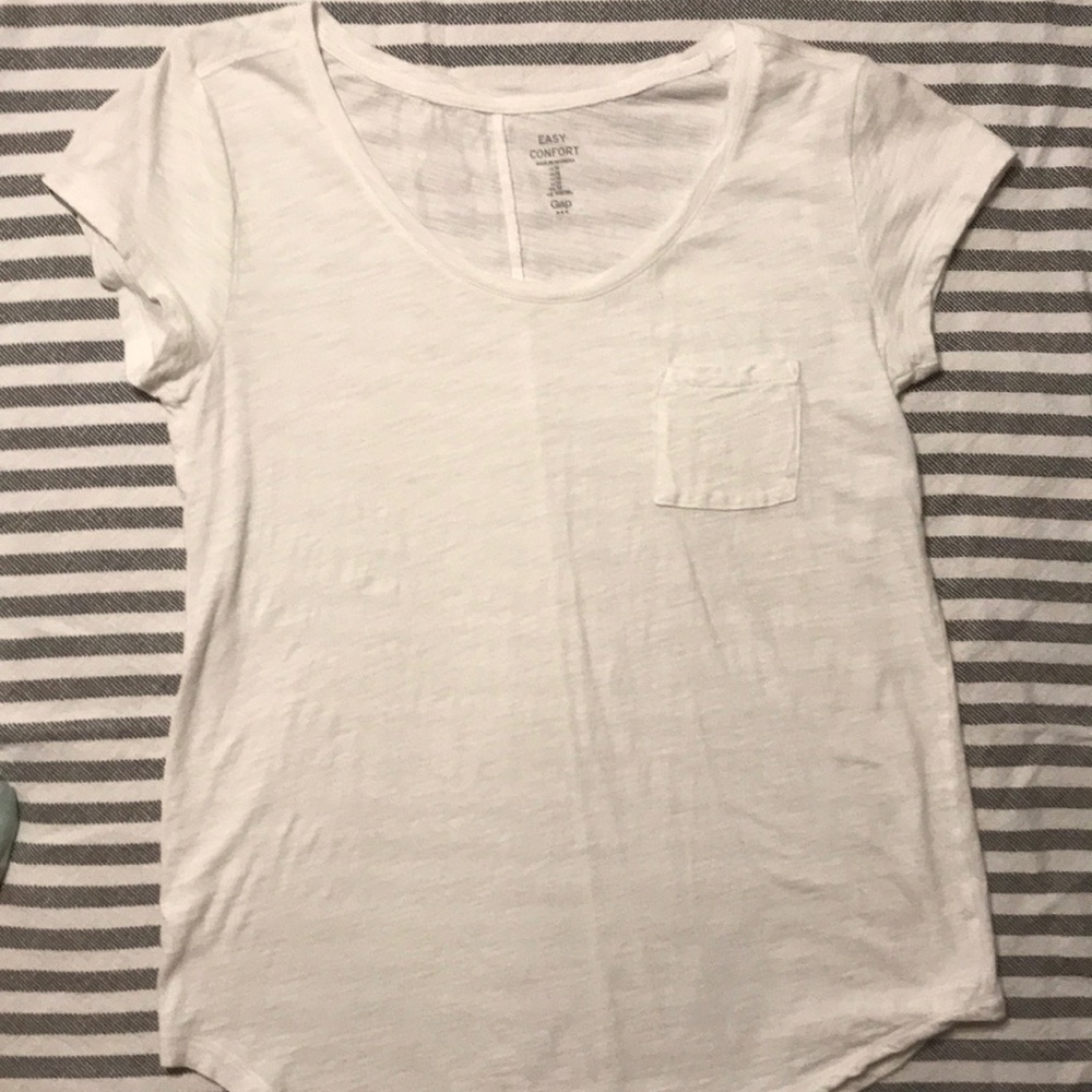 🎀Gap Pocket Tee